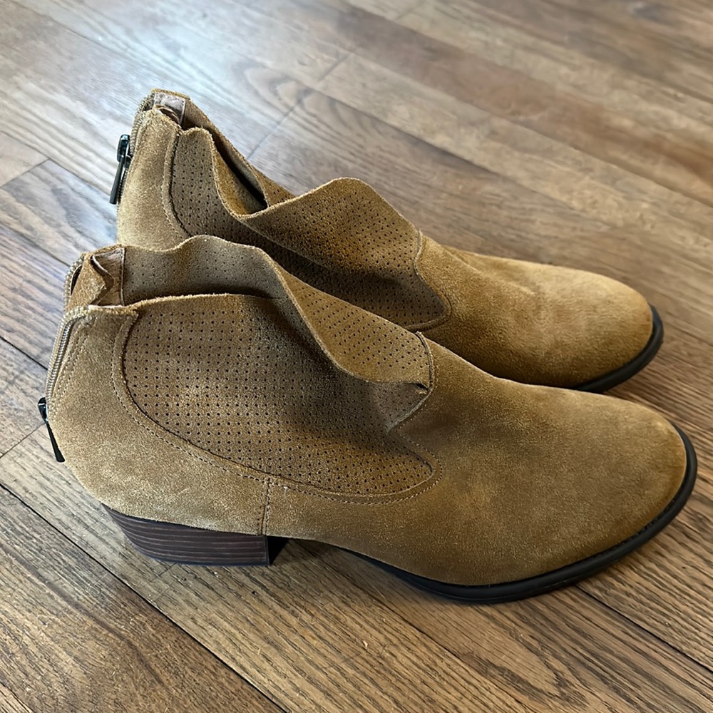 Jessica Simpson ankle boots